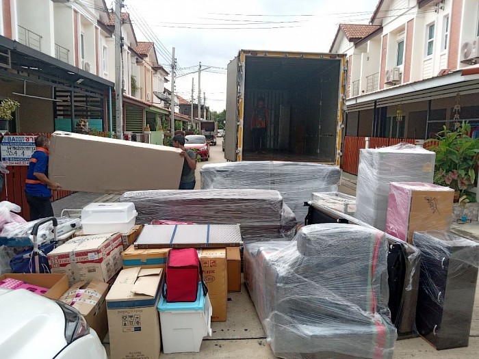 ในเรื่องของการขนย้ายและใช้รถทางเราจะมีรถ 6 ล้อตู้ทึบและรถกระบะตู้ทึบอย่างแน่นหนาลูกค้าไปวางใจได้เลยว่าของของลูกค้าไม่มีเสียหายครับ