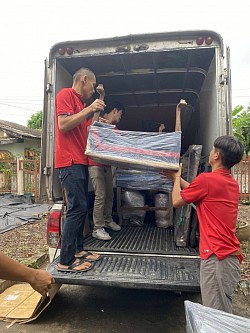 บริการขนย้ายบ้าน, รถพร้อมทีมงาน