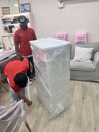 ขนย้ายโซฟา วิธีแพ็คของทางเราใช้ผ้าห่มห่อหุ้มไห้เป็นอย่างดี